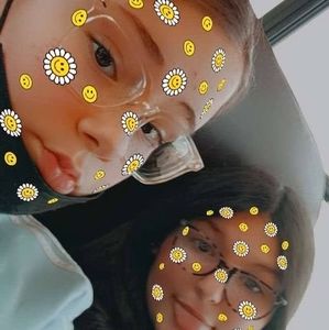 Meet your Posher, Lexi